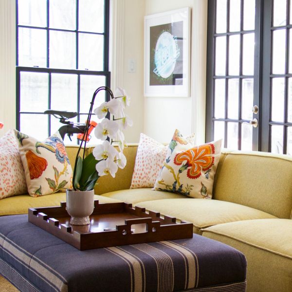 Quick Tip: How to Calculate the Optimal Decorative Pillow Sizes for Your Sofa